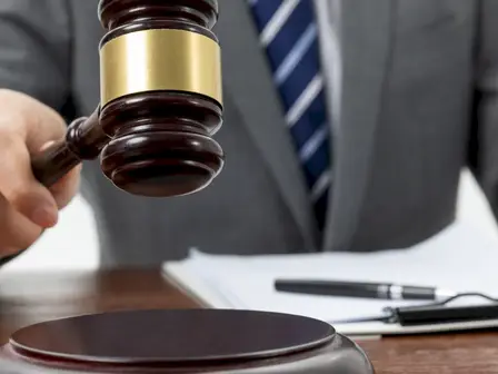 ¿El juez puede variar en la sentencia el título de imputacion de autor mediado a instigador?