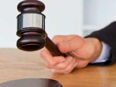 La suspensión de la ejecución de la pena se determina según la pena impuesta en sentencia y no por el saldo pendiente de cumplimiento (R. N. N.º 587-2025 Nacional)