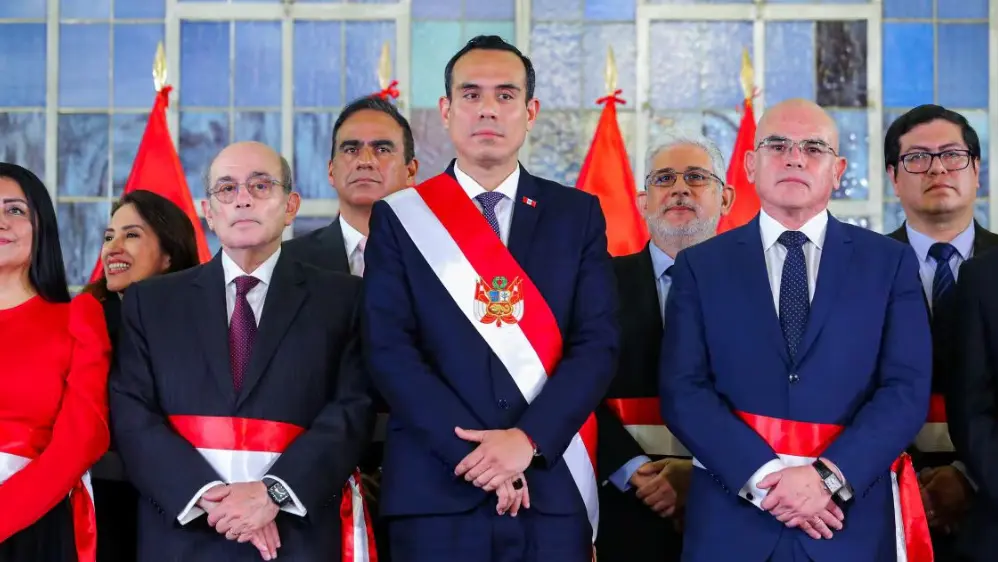 Congreso otorga facultades al Ejecutivo para crear el delito de revelación de información reservada