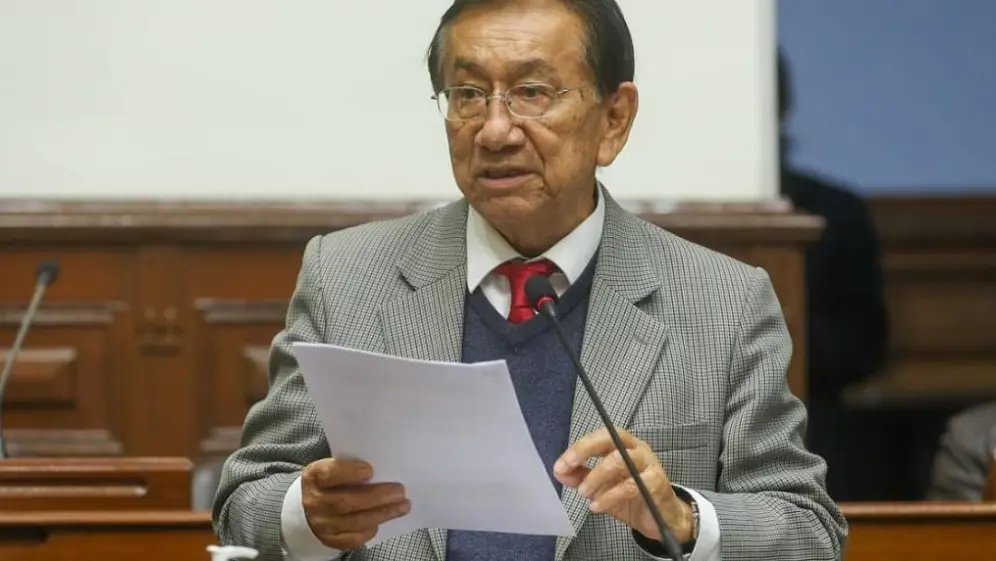 Cuestionan contratación del abogado personal del presidente en el Estado