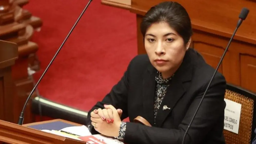 Fiscalía formaliza investigación contra Betssy Chávez por presunto tráfico de influencias y negociación incompatible